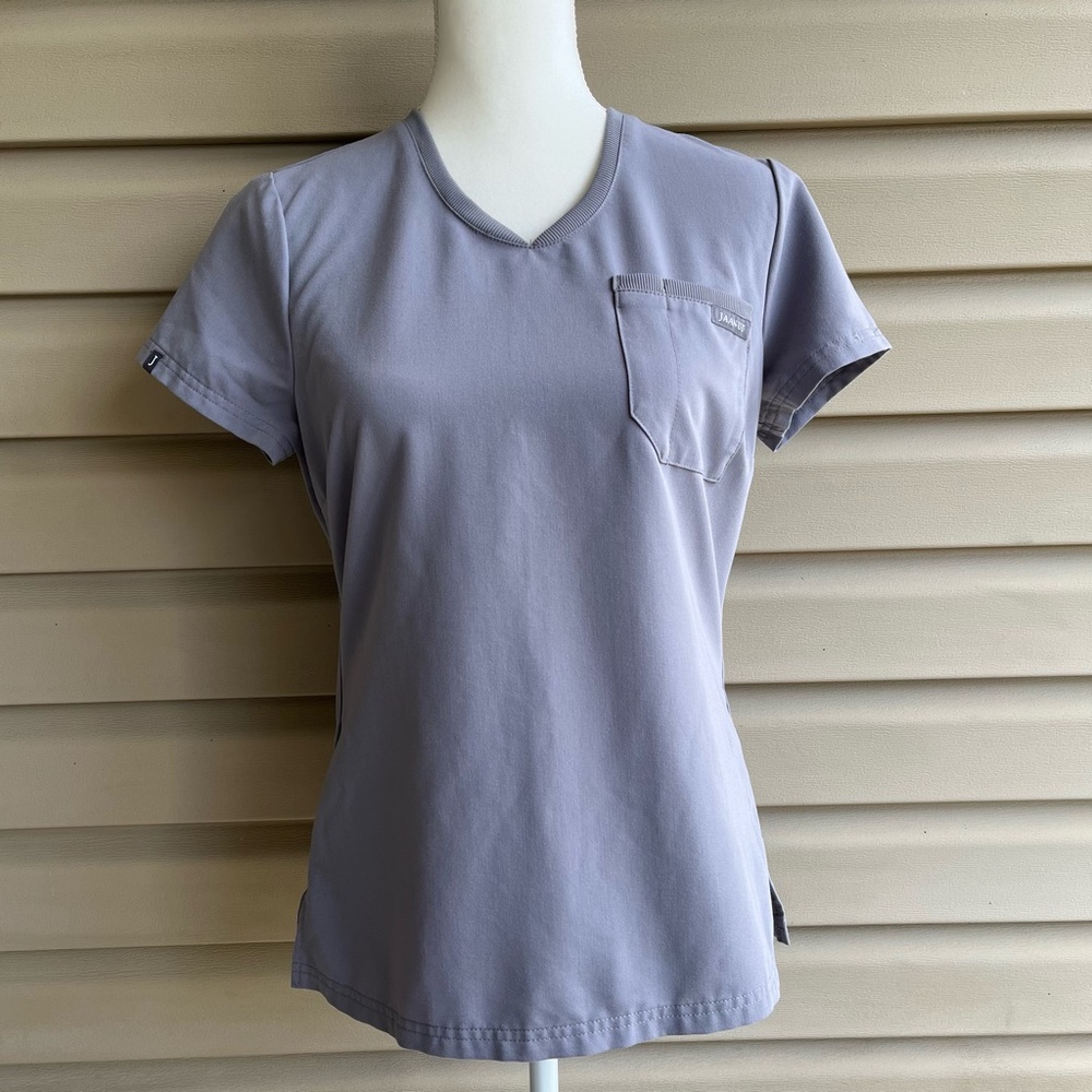 •Jaanuu• Ladies One Pocket Scrub Top - Size Small